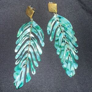 Elegant Green Leaf Earrings